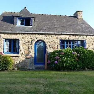 Natursteinhaus In Portsall Hébergement de vacances Ploudalmézeau