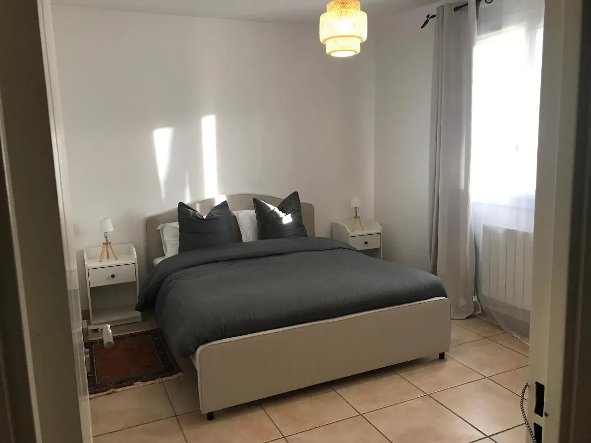 Residence Privee Calme 15 Min A Pied Du Centre Parking Gratuit location