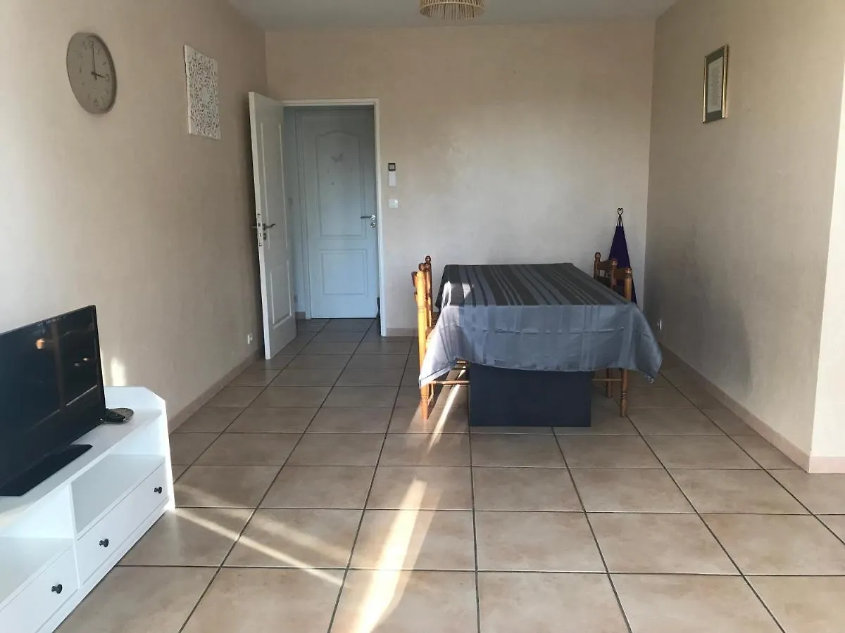 Residence Privee Calme 15 Min A Pied Du Centre Parking Gratuit Arles Apartment